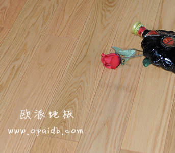 橡木實(shí)木地板特點(diǎn)分析
